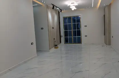 شقة - 3 غرف نوم - 2 حمامات للبيع في البوابة الرابعة القديمة - حورس - حدائق الاهرام - الجيزة