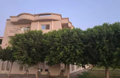 Apartment - 3 Bedrooms - 2 Bathrooms for sale in 4th Neighborhood - 1st District West - Shorouk City - Cairo