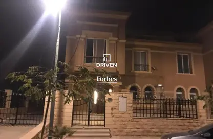 Twin House - 5 Bedrooms - 5 Bathrooms for sale in Royal Meadows - Sheikh Zayed Compounds - Sheikh Zayed City - Giza