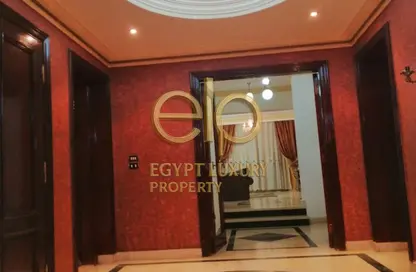 شقة - 3 غرف نوم - 3 حمامات للايجار في طريق بيفرلي هيلز - الحي السابع عشر - الشيخ زايد - الجيزة
