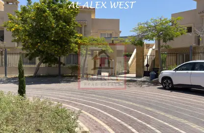 فيلا - 3 غرف نوم - 2 حمامات للبيع في اليكس ويست - كمبوندات الاسكندرية - الاسكندرية