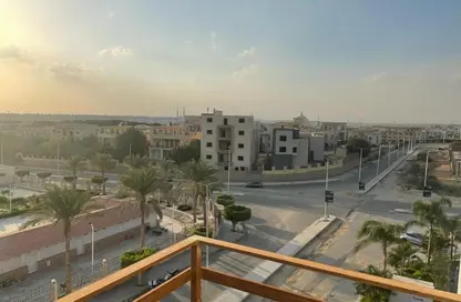 شقة - 3 غرف نوم - 3 حمامات للبيع في هاي تاون - الحي الخامس - مدينة الشروق - القاهرة