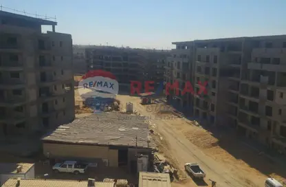 Apartment - 3 Bedrooms - 4 Bathrooms for sale in Swan Lake Residence - 5th Settlement Compounds - The 5th Settlement - New Cairo City - Cairo