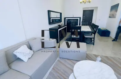 شقة - 2 غرف نوم - 2 حمامات للايجار في فيفث سكوير - التجمع الخامس - مدينة القاهرة الجديدة - القاهرة