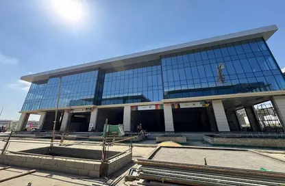 محل تجاري - استوديو - 1 حمام للبيع في جولدن جيت - شارع التسعين الجنوبي - التجمع الخامس - مدينة القاهرة الجديدة - القاهرة