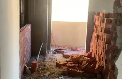 Apartment - 2 Bedrooms - 2 Bathrooms for sale in Al Gezira St. - South Investors Area - New Cairo City - Cairo