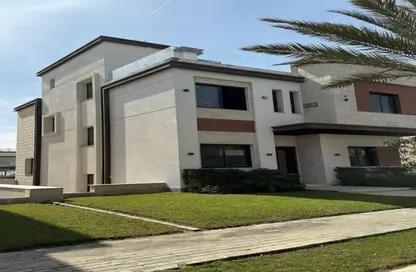 فيلا - 5 غرف نوم - 6 حمامات للبيع في ذا كراون - طريق مصر اسكندرية الصحراوي - مدينة 6 أكتوبر - الجيزة