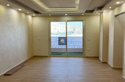 Apartment - 3 Bedrooms - 3 Bathrooms for sale in 10th Sector - Zahraa El Maadi - Hay El Maadi - Cairo