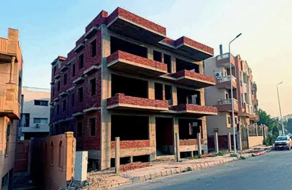 شقة - 3 غرف نوم - 3 حمامات للبيع في المجاورة الثانية - الحي الثالث شرق - مدينة الشروق - القاهرة