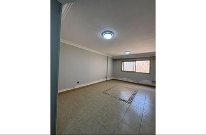 Apartment - 2 Bedrooms - 1 Bathroom for rent in Al Horreya St. - New Maadi - Hay El Maadi - Cairo