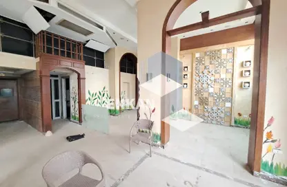 محل تجاري - استوديو - 2 حمامات للايجار في بيفرلي هيلز - كمبوندات الشيخ زايد - الشيخ زايد - الجيزة