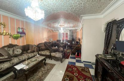 شقة - 3 غرف نوم - 2 حمامات للبيع في كامب شيزار - حي وسط - الاسكندرية