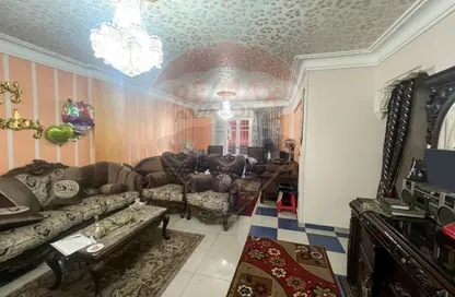 شقة - 3 غرف نوم - 2 حمامات للبيع في كامب شيزار - حي وسط - الاسكندرية