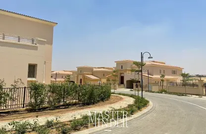 فيلا - 4 غرف نوم - 4 حمامات للايجار في رينا - اب تاون كايرو - المقطم - القاهرة