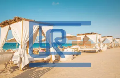 (بنتهاوس  (روف - 3 غرف نوم - 3 حمامات للبيع في المصيف - راس الحكمة - الساحل الشمالي
