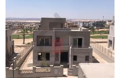 تاون هاوس - 4 غرف نوم - 4 حمامات للبيع في جولف فيوز - طريق مصر اسكندرية الصحراوي - مدينة 6 أكتوبر - الجيزة