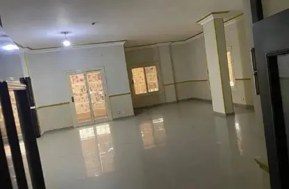 شقة - 3 غرف نوم - 2 حمامات للايجار في شارع 17 - الحي الخامس - التجمع الخامس - مدينة القاهرة الجديدة - القاهرة