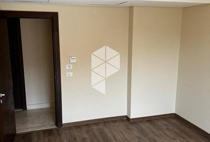 8065875 - Property Image 3