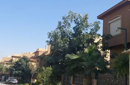 منزل مزدوج - 5 غرف نوم - 4 حمامات للبيع في مون فالي 2 - امتداد المستثمرين الشمالية - مدينة القاهرة الجديدة - القاهرة
