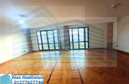 Duplex - 5 Bedrooms - 3 Bathrooms for rent in Gleim Square - Glim - Hay Sharq - Alexandria