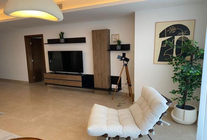 8194957 - Property Image 2