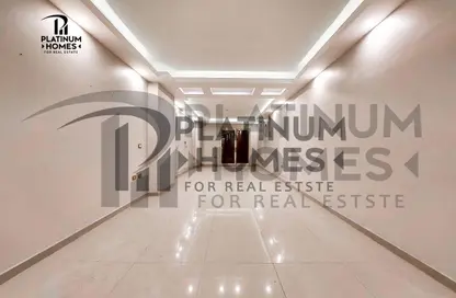 Apartment - 3 Bedrooms - 2 Bathrooms for sale in Al Geish Road - Glim - Hay Sharq - Alexandria