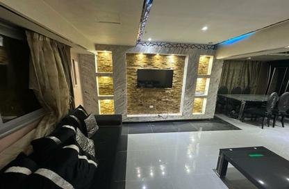 شقة - 2 غرف نوم - 2 حمامات للبيع في شارع الاعناب - المهندسين - الجيزة