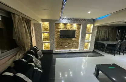 شقة - 2 غرف نوم - 2 حمامات للبيع في شارع الاعناب - المهندسين - الجيزة