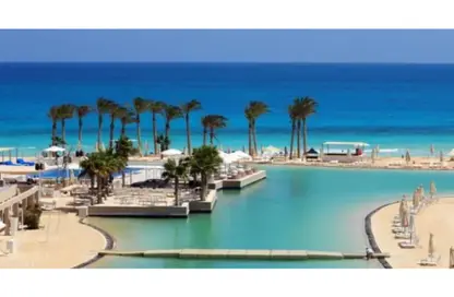 Chalet - 2 Bedrooms - 2 Bathrooms for sale in Hacienda West - Ras Al Hekma - North Coast