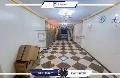 شقة - 3 غرف نوم - 2 حمامات للايجار في شارع شعراوي - لوران - حي شرق - الاسكندرية