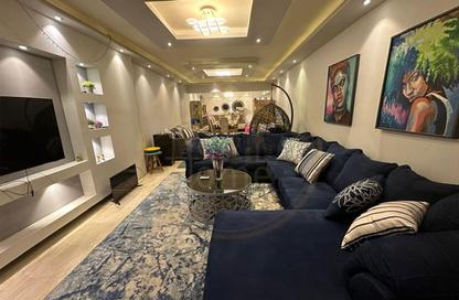 Apartment - 3 Bedrooms - 2 Bathrooms for sale in Khaled Ibn Alwaleed St. - Sidi Beshr - Hay Awal El Montazah - Alexandria