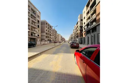 شقة - 3 غرف نوم - 2 حمامات للبيع في ارض جمعية المستثمرين - حدائق اكتوبر - مدينة 6 أكتوبر - الجيزة