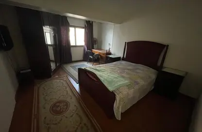 شقة - 4 غرف نوم - 2 حمامات للايجار في شارع عباس العقاد - المنطقة الأولى - مدينة نصر - القاهرة