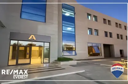 عيادة - استوديو - 1 حمام للبيع في مول ويست بارك - محور 26 يوليو - مدينة 6 أكتوبر - الجيزة