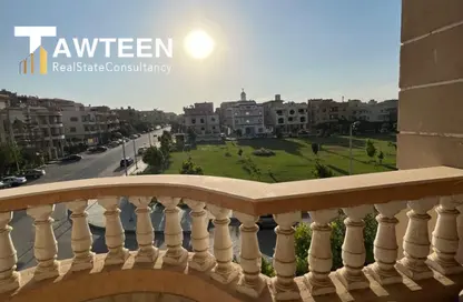 شقة - 3 غرف نوم - 2 حمامات للبيع في المنطقة د - حى جنوب الاكايمية - مدينة القاهرة الجديدة - القاهرة