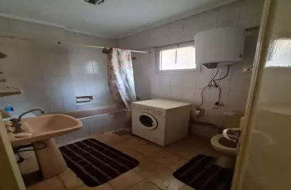 Apartment - 2 Bedrooms - 1 Bathroom for sale in Saint Fatima Square - El Nozha - Cairo