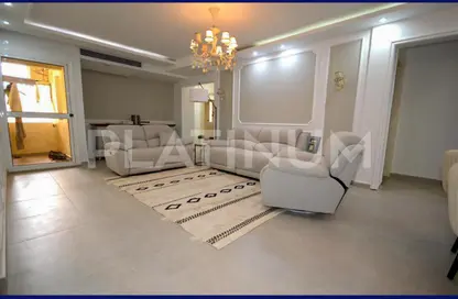 شقة - 2 غرف نوم - 2 حمامات للبيع في شارع سوريا - رشدي - حي شرق - الاسكندرية