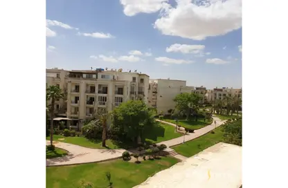 Apartment - 3 Bedrooms - 2 Bathrooms for sale in Hadayek Al Mohandessin - 4th District - Sheikh Zayed City - Giza