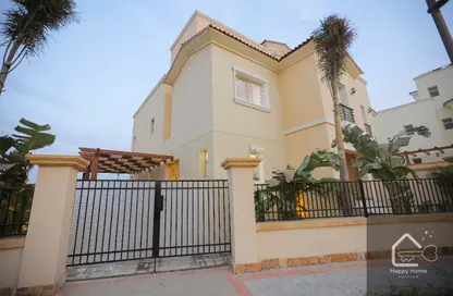 Villa - 3 Bedrooms - 5 Bathrooms for rent in Uptown Cairo - Mokattam - Cairo