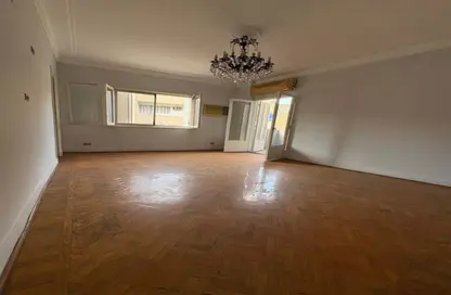 Apartment - 3 Bedrooms - 2 Bathrooms for rent in Hassan Assem St. - Zamalek - Cairo
