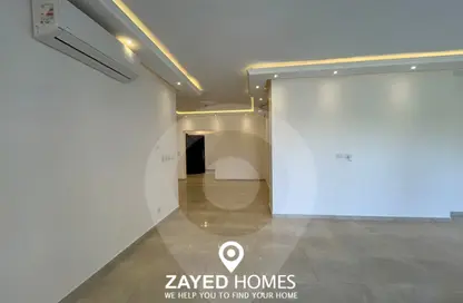 Apartment - 3 Bedrooms - 3 Bathrooms for rent in The Courtyards - Sheikh Zayed Compounds - Sheikh Zayed City - Giza