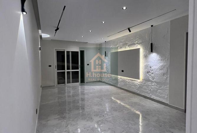 8076612 - Property Image 3