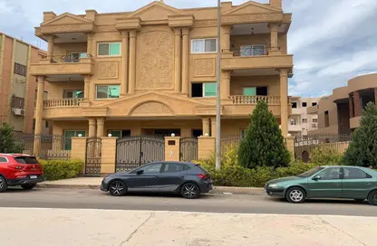 شقة - 3 غرف نوم - 3 حمامات للبيع في طريق الشروق - المجاورة الاولي - الحي الثامن - مدينة الشروق - القاهرة