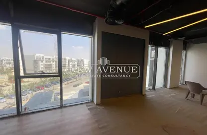 Office Space - Studio - 2 Bathrooms for rent in Hyde Park Business District Mall - South Teseen St. - The 5th Settlement - New Cairo City - Cairo