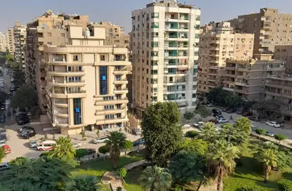 شقة - 4 غرف نوم - 3 حمامات للبيع في شارع احمد فخري - المنطقة السادسة - مدينة نصر - القاهرة