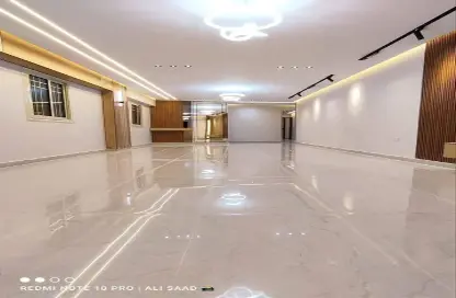 شقة - 3 غرف نوم - 2 حمامات للبيع في البوابة الاولي - خوفو - حدائق الاهرام - الجيزة