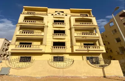 بناية كاملة - 3 غرف نوم - 2 حمامات للبيع في الحي 300 - التوسعات الشمالية - مدينة 6 أكتوبر - الجيزة