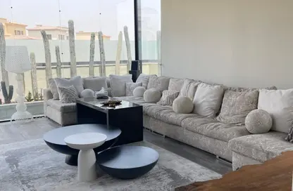 Villa - 6 Bedrooms - 4 Bathrooms for sale in Levana - Uptown Cairo - Mokattam - Cairo