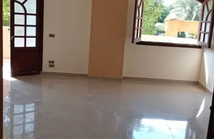 شقة - 3 غرف نوم - 2 حمامات للايجار في شارع ابراهيم المازني - البنفسج 10 - البنفسج - مدينة القاهرة الجديدة - القاهرة