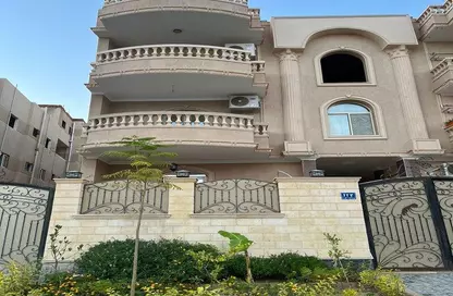 Apartment - 4 Bedrooms - 2 Bathrooms for sale in 4th District West - Shorouk City - Cairo